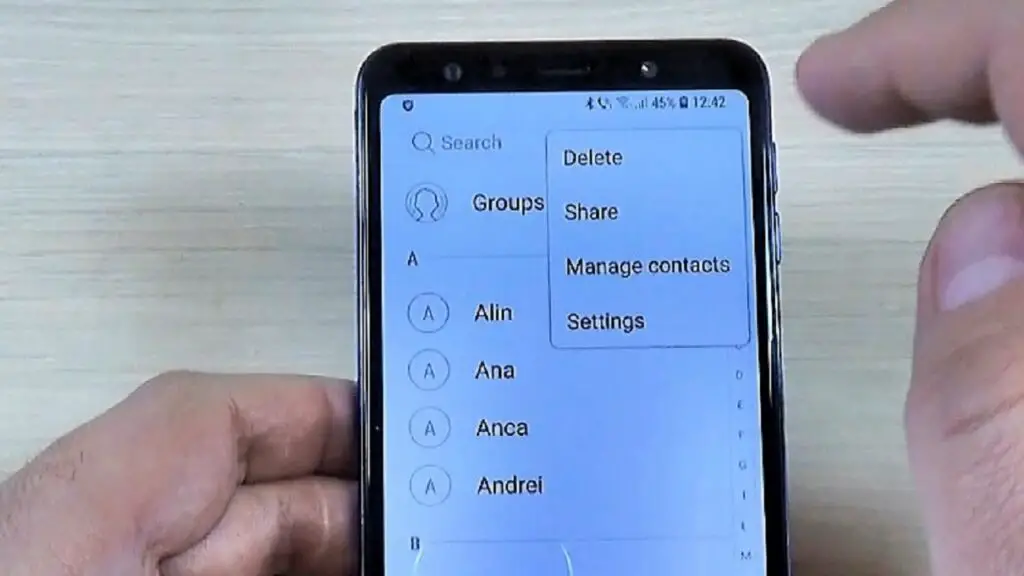 How to Save Contacts on a Samsung Android Phone