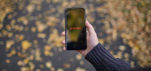 why am i still getting text messages from a blocked number